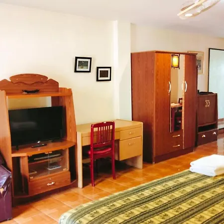 Nightstar Hostel *