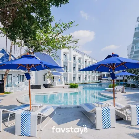 Kram Beach And โรงแรม 5*