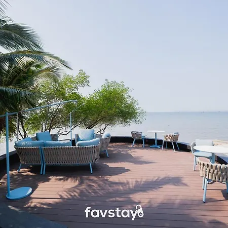 Kram Beach And โรงแรม