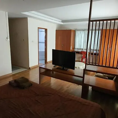 บ้านพัก Jolly & Restaurant 4*