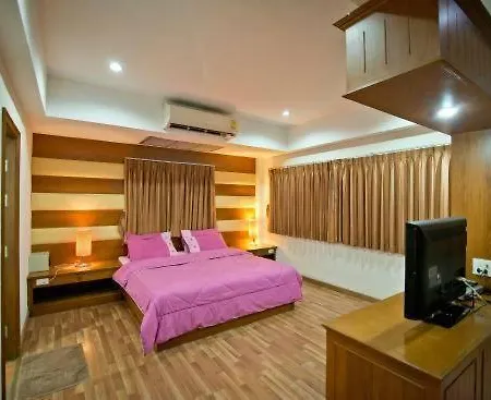 บ้านพัก Jolly & Restaurant