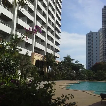 โรงแรม R-con Wongamat 4*