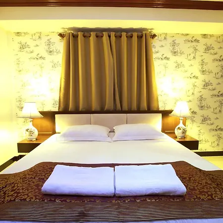 Hotel Katesiree 2*