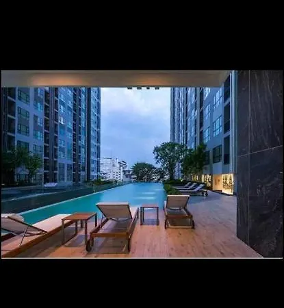 อพาร์ตโฮเทล The Base Sea View