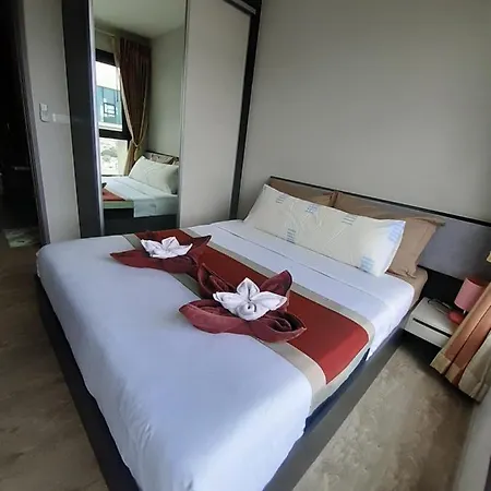 The Base Sea View อพาร์ตโฮเทล