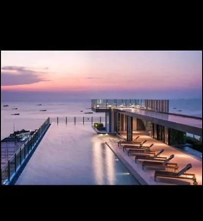 The Base Sea View *