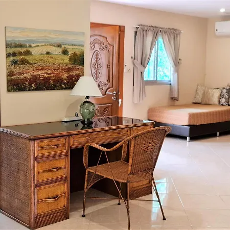 Butterfly Garden Boutique Residence: Luxury With Baths Hotel Pattaya