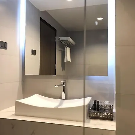 โรงแรม Hermann 4*