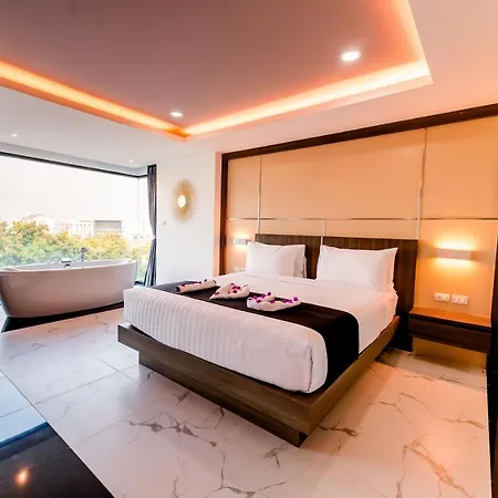 The Proud - Sha Certified โรงแรม Pattaya