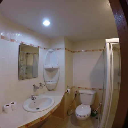 Nuan Cofe & Guest house