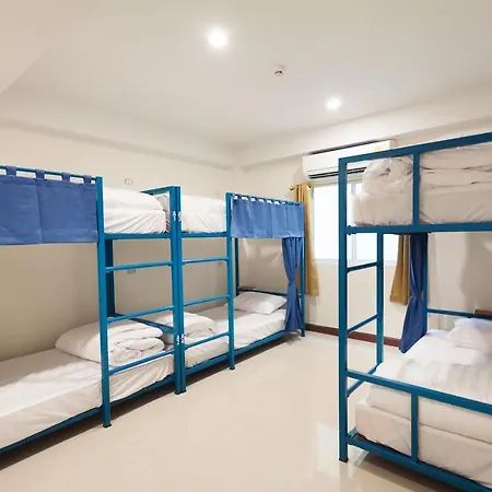 Happy Hostel