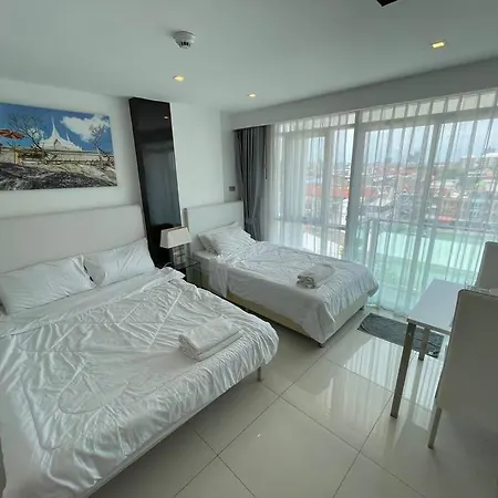 Getaway In Center Apartment Pattaya