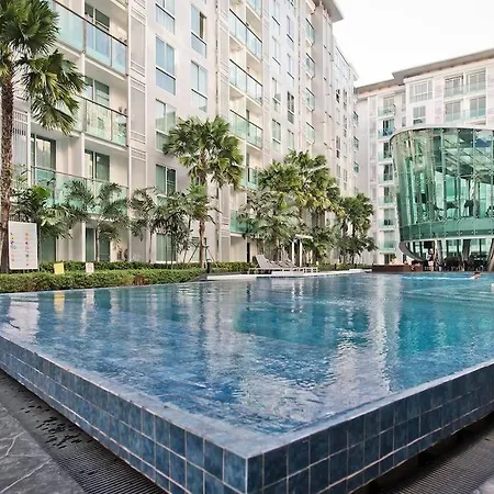 Getaway In Center Apartment