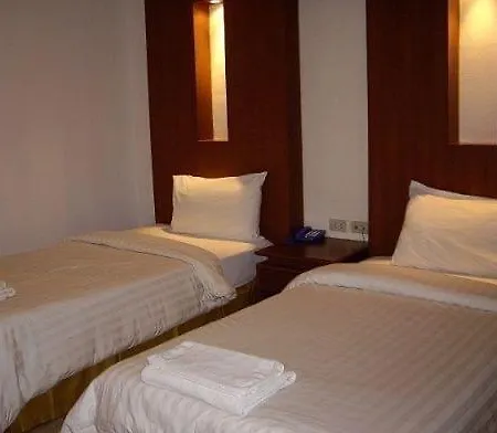 Dee Budget Hotel by Dang โรงแรมดีบัดเจดโฮเทลพัทยาบายแดง *