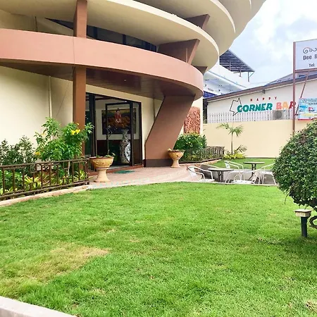 Dee Budget Hotel by Dang โรงแรมดีบัดเจดโฮเทลพัทยาบายแดง Pattaya