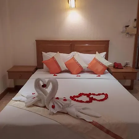 โรงแรม Sna 3*