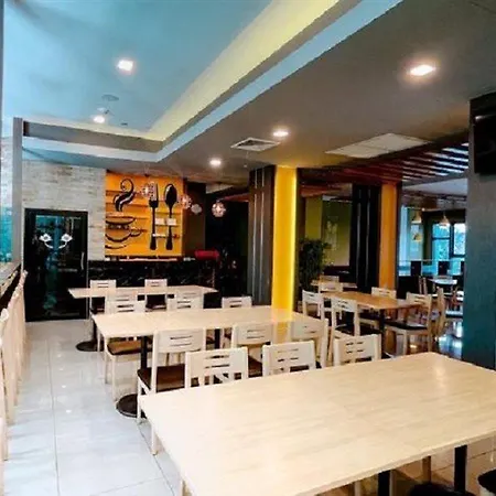 Arthitaya Nature & Lakkhana Poolside Pattaya