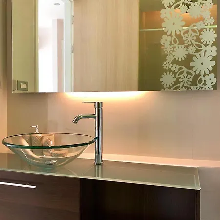 อพาร์ทเม้น Grande Carribean Sea View&park View Comfortable 1 Bedroom For 3 Person With Washing Machine , Kitchen And Utensils For The Cooking Pattaya