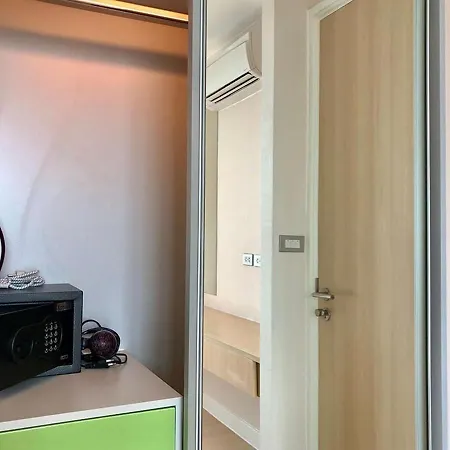 อพาร์ทเม้น Grande Carribean Sea View&park View Comfortable 1 Bedroom For 3 Person With Washing Machine , Kitchen And Utensils For The Cooking Pattaya