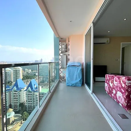 Grande Caribbean Jomtien โรงแรม *