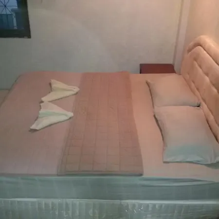 Puphaya Budget 122 Pattaya