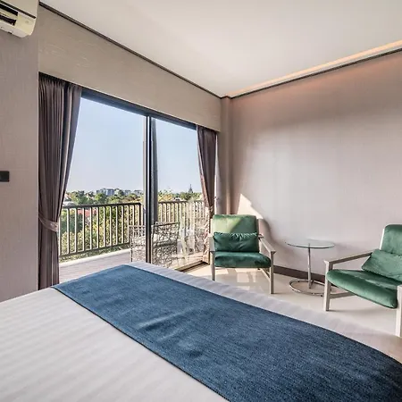 Manhattan - Sha Extra 4* Pattaya