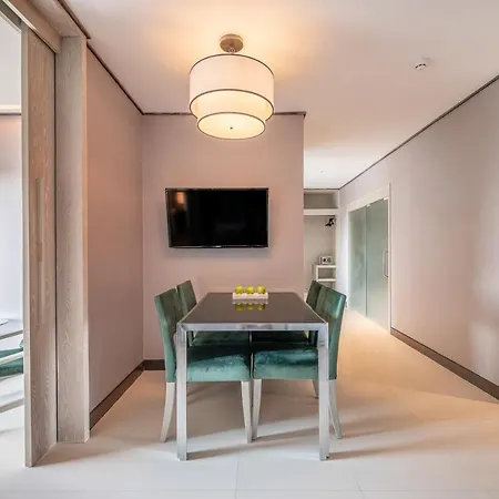 Manhattan - Sha Extra 4*