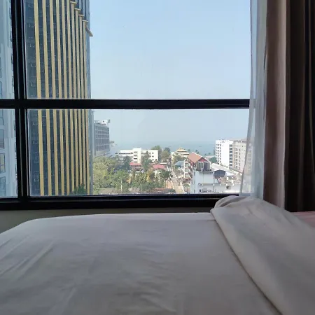 อพาร์ทเม้น Sea View Rooftop Pool