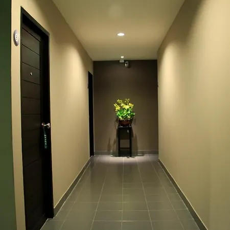 Shooters Guest house 2*
