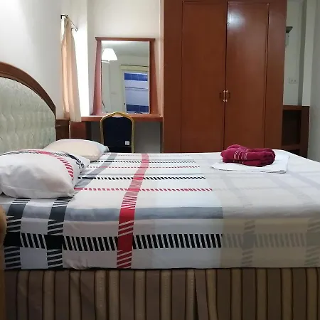 โรงแรม Jardin 3*