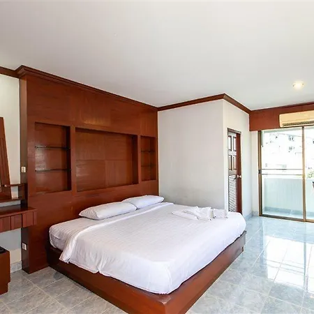 Hotel Selina Place 3*