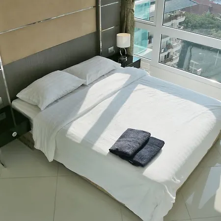 The View Cozy Beach Apartment *