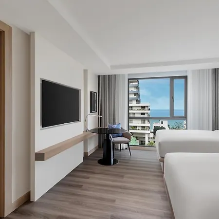 Courtyard By Marriott North Hotel