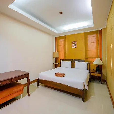 วันหยุดที่บ้าน 4 Bedroom Town With Private Pool *
