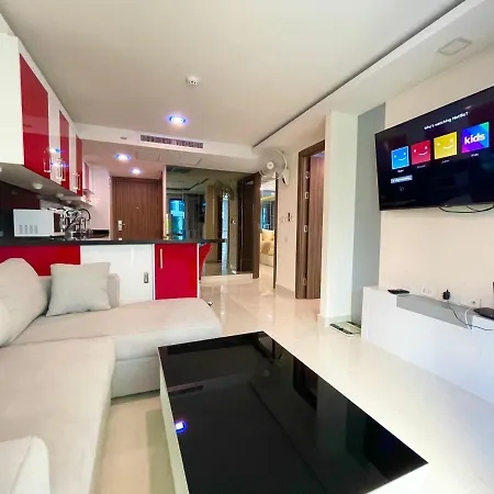 Apartment Large Luxury - 2 Bedroom - Centre - Grand Avenue Residences, Pool View - 312 *