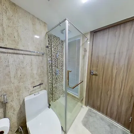 Large Luxury - 2 Bedroom - Centre - Grand Avenue Residences, Pool View - 312