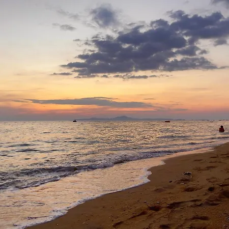 อพาร์ทเม้น View Talay 6 *