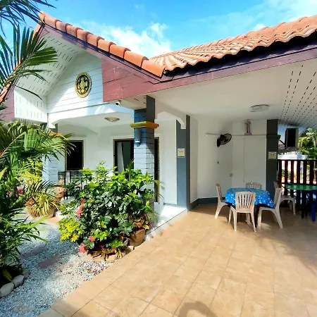 วิลล่า Corner - House Walking Street 4 Bedrooms