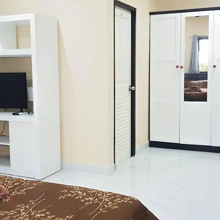 Corner - House Walking Street 4 Bedrooms Pattaya