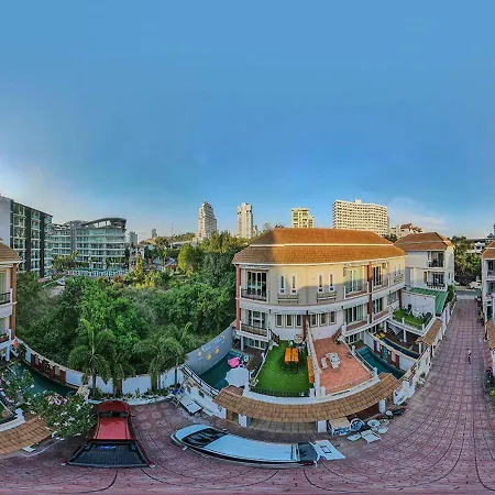 4 Bedroom Town With Private Pool Pattaya