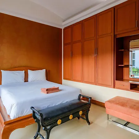 4 Bedroom Town With Private Pool Pattaya