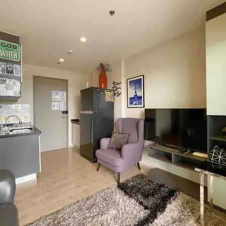 The Base Deluxe Great Location อพาร์ทเม้น