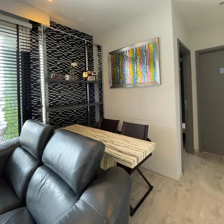 อพาร์ทเม้น The Base Deluxe Great Location Pattaya