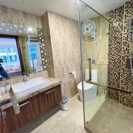 Apartment Large Luxury - 2 Bedroom - Centre - Grand Avenue Residences, Pool View - 312