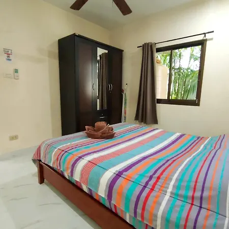 Corner - House Walking Street 4 Bedrooms วิลล่า