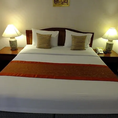S Formally Sabai โรงแรม 3*