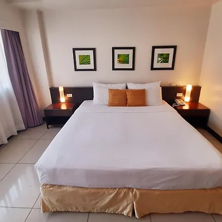 แกรนด์ โรงแรม