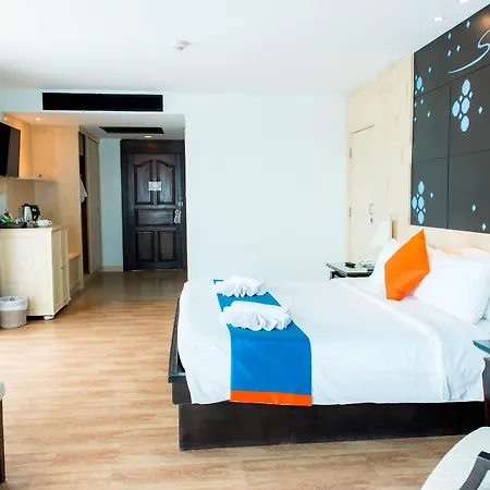 โรงแรม Sea Breeze Jomtien 4*