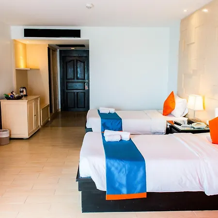 Sea Breeze Jomtien โรงแรม