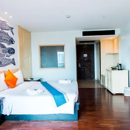 Sea Breeze Jomtien โรงแรม Pattaya
